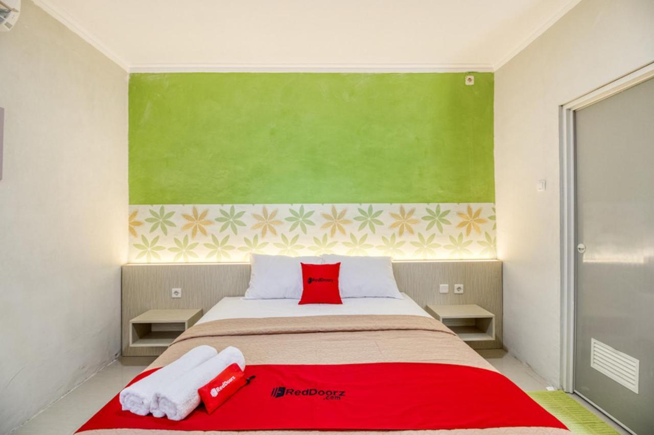 Reddoorz Near Malioboro Tugu Station Jogja 2 Hotel Yogyakarta Kültér fotó