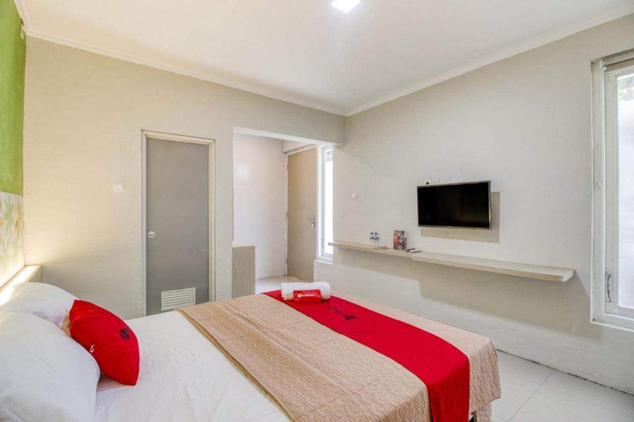 Reddoorz Near Malioboro Tugu Station Jogja 2 Hotel Yogyakarta Kültér fotó