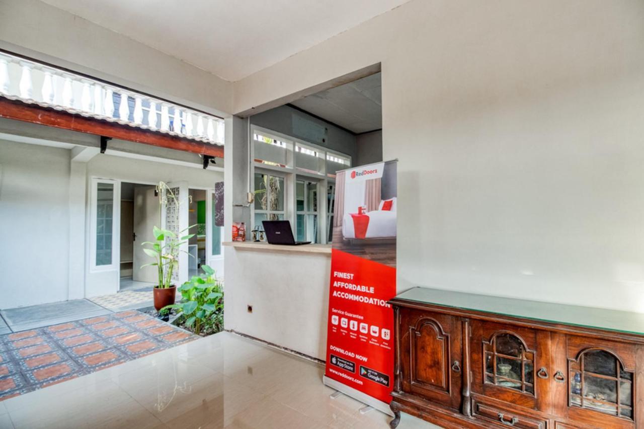 Reddoorz Near Malioboro Tugu Station Jogja 2 Hotel Yogyakarta Kültér fotó